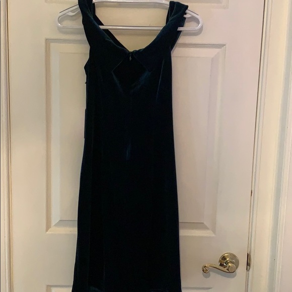 Vince Camuto green velvet dress - Picture 2 of 3